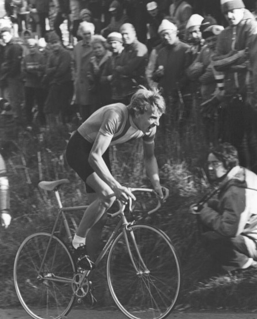 It’s 42 years since <a href="/malcolmelliott0/">Malcolm Elliott</a> set the record at the 1981 <a href="/monsalhillclimb/">Monsal Hill Climb</a> with a time of 1min 14.2 sec and it’s safe for yet another year 🙌🏽 
#rutlandcc 🟦⬜️🟨
#rutlandcyclingclub 
#fixedgear
#raleigh753