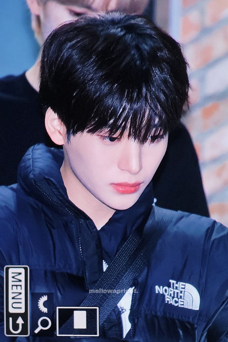 ninesecondss's tweet photo. 내 눈에는 그저 아프로디테다... https://t.co/m7tRLQYeBe