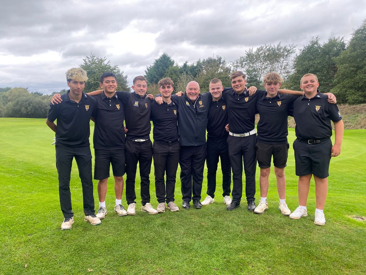 County U18's victorious in Midland League final. 
The County U18 boys completed an unbeaten year in winning the Midland League playoff against Derbyshire at Whitefields GC
A tight fought match ended with the boys winning 6.5 to 5.5
A fantastic year!