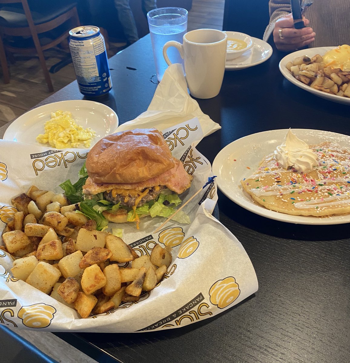 SolJakey's tweet photo. Bday breakfast.

Free mint with GF picking up the bill. https://t.co/N3knIqnU6R