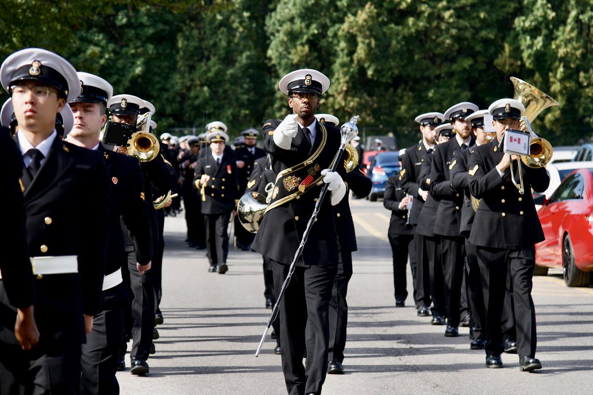 HMCS_NCSM_YORK's tweet photo. 🎼#HMCSYork’s band has been instrumental in commemorating the 💯 years of Naval service in downtown Toronto. The musical devotion of these talented sailors has kept us proudly motivated and in step for decades.🥁

On #InternationalMusicDay, and every day, we APPRECIATE YOU! #BZ👏 https://t.co/4Je92Vq3s6