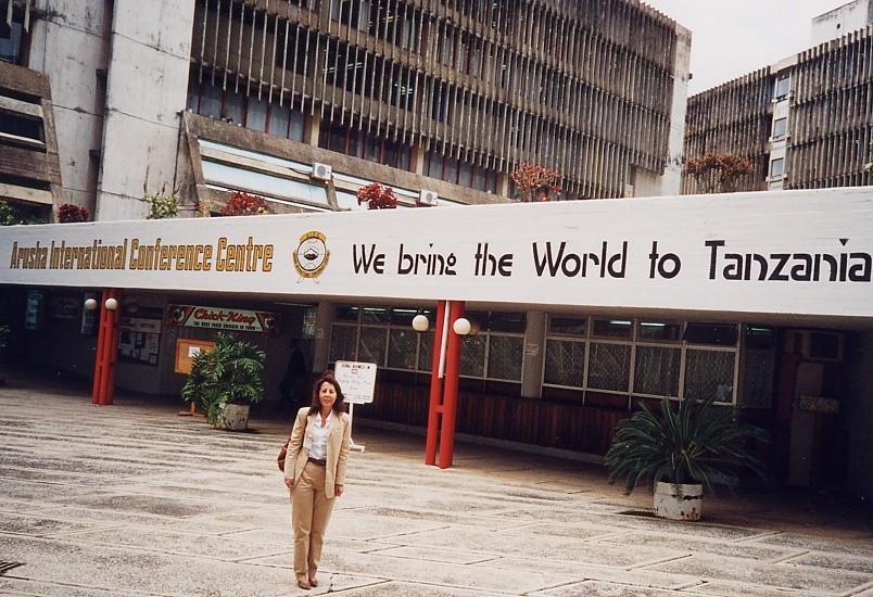 🔙 Flashbacks & Milestones: Arusha, Tanzania - 1999
Remembering an essential moment in #environmentaldiplomacy. In 1999, I was honored to participate in the #kyoto  Protocol negotiation workshop. 
Today, as we continue the fight against climate change, let's remember our…