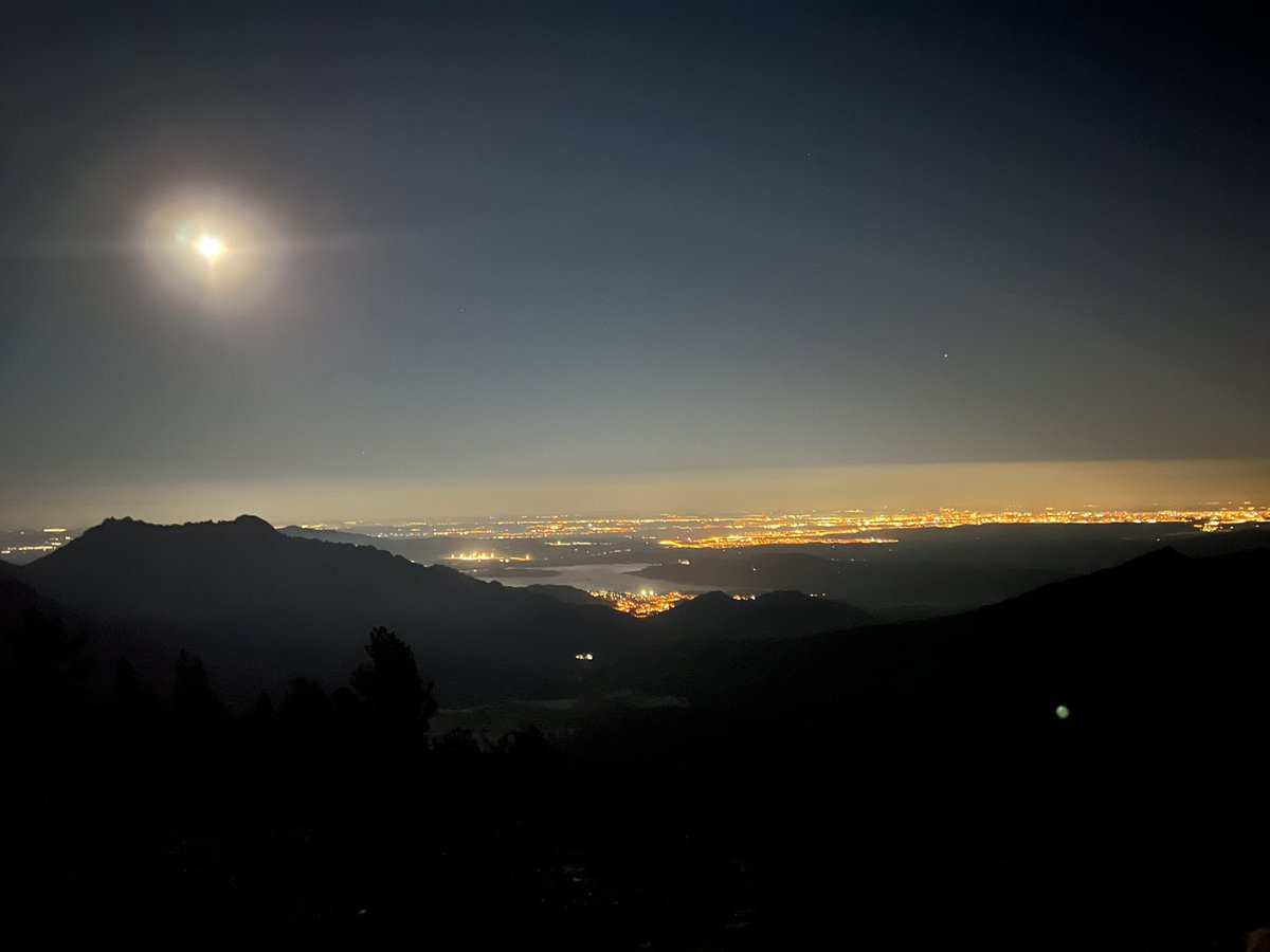jopra_'s tweet photo. Espectacular ascenso nocturno en bici a #LaPedriza con noche de #luna
Cuando llegas arriba te sientes muy grande pero miras al fondo y eres muy pequeñito
#mataos #naturaleza #losmataos #dolor #noche #espectáculo #bici #alfondoMadrid #respetoalanaturaleza https://t.co/R4gJ7xUEnp