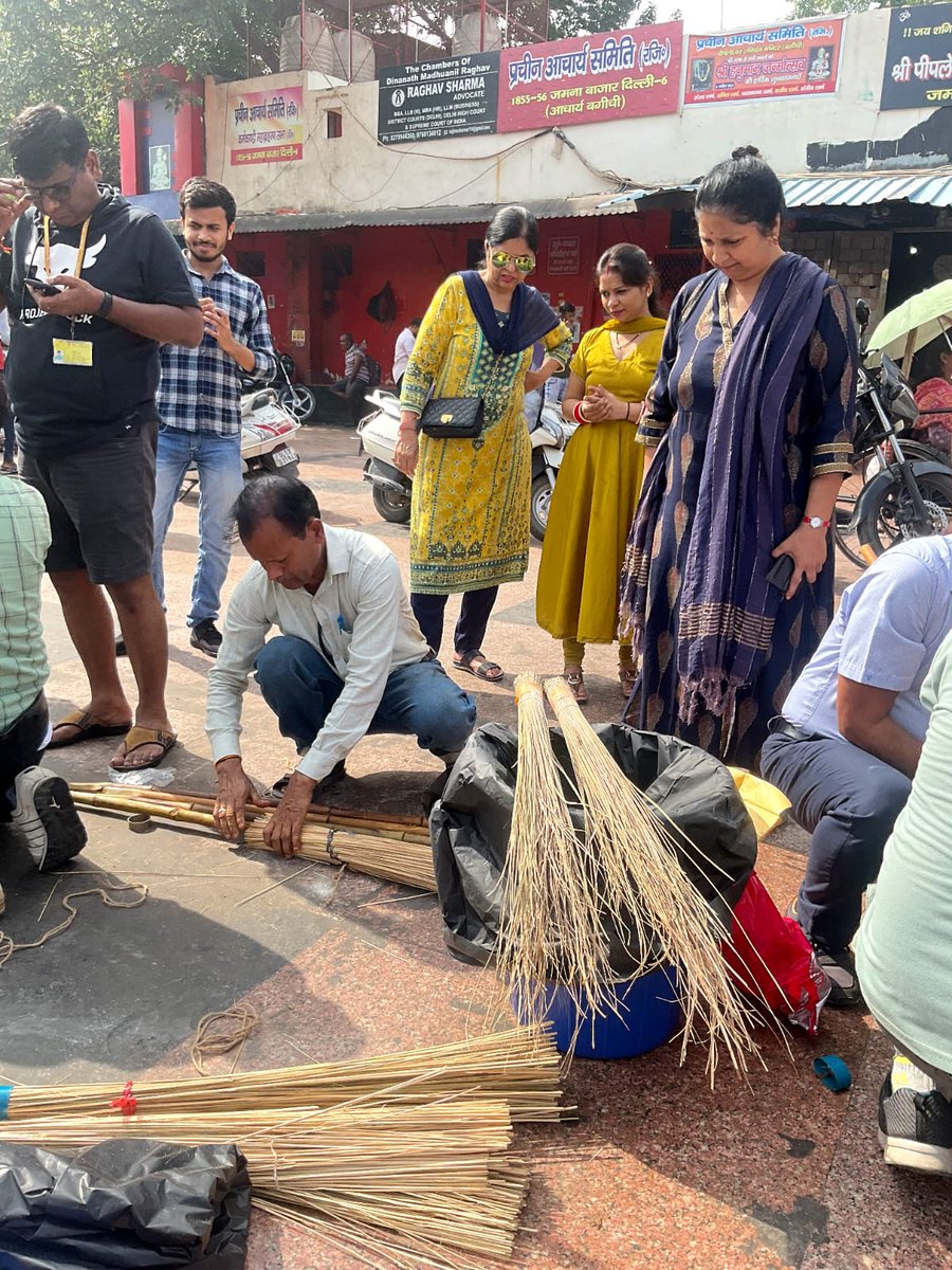 kunalrgautam's tweet image. The team of Senior Citizens Division, M/o SJ&E, under the able leadership of Smt Monali Dhakate, Jt Secretary participated in #SwachhataHiSeva today. 
#CSSDAY2023 #CSSDAY #CSS #seniorcitizens #IDOP2023 #Elders