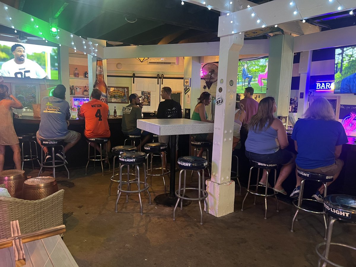 UpstairsBarUSVI's tweet photo. Grab your seat! #nfl sunday https://t.co/r14F6HlpPr
