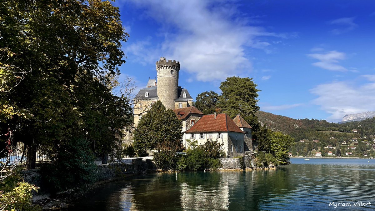 MyriamVillert's tweet photo. 5️⃣📷 #Duingt Le Lac d’Annecy 🩵
#MagnifiqueFrance
#Annecy #HauteSavoie
thread ↓ https://t.co/ZZfm0oY2EW