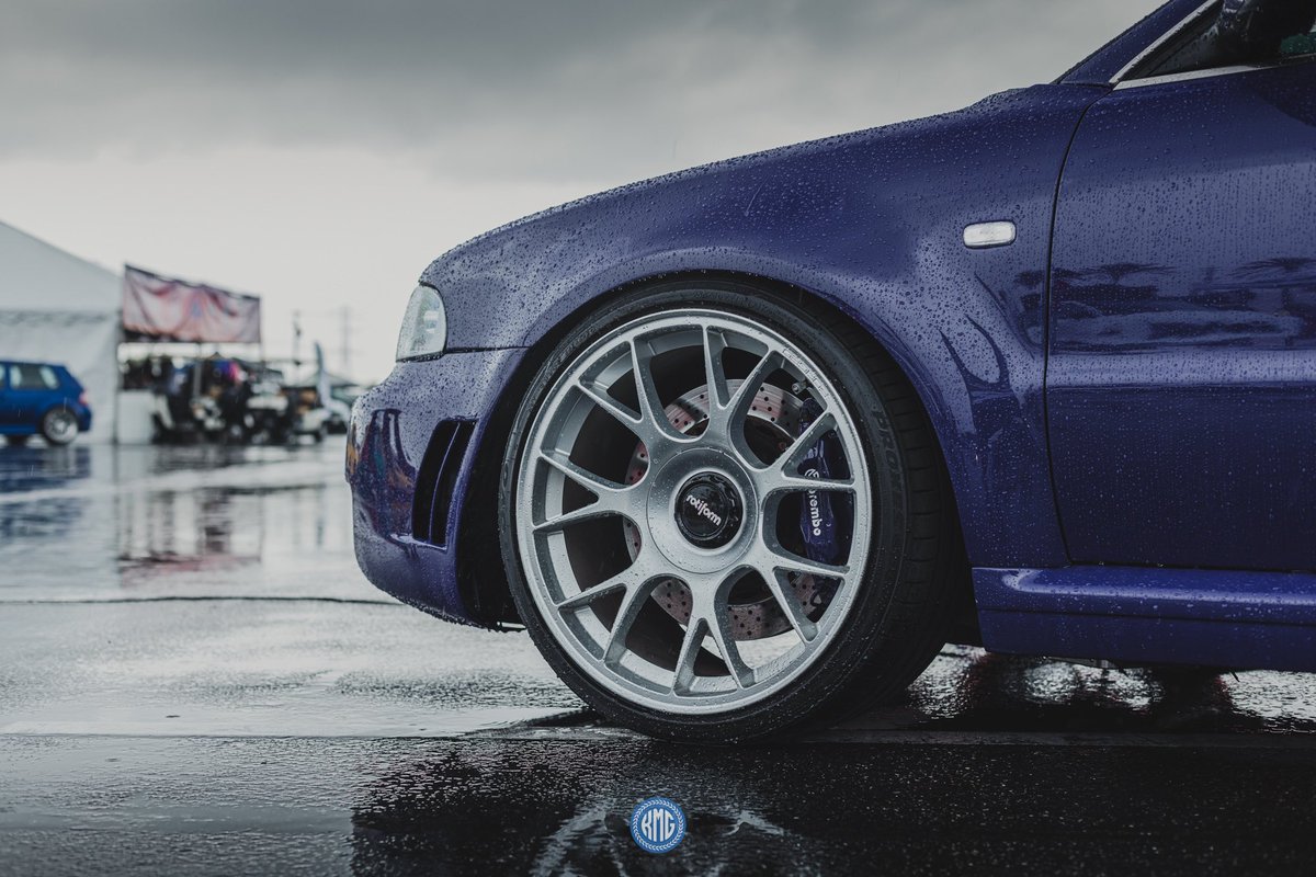 _dpod_'s tweet photo. Who doesn't love a rainy purple wagon?

@sprchng / @pacificgerman at @big_euro. https://t.co/N5wDGxLqxr