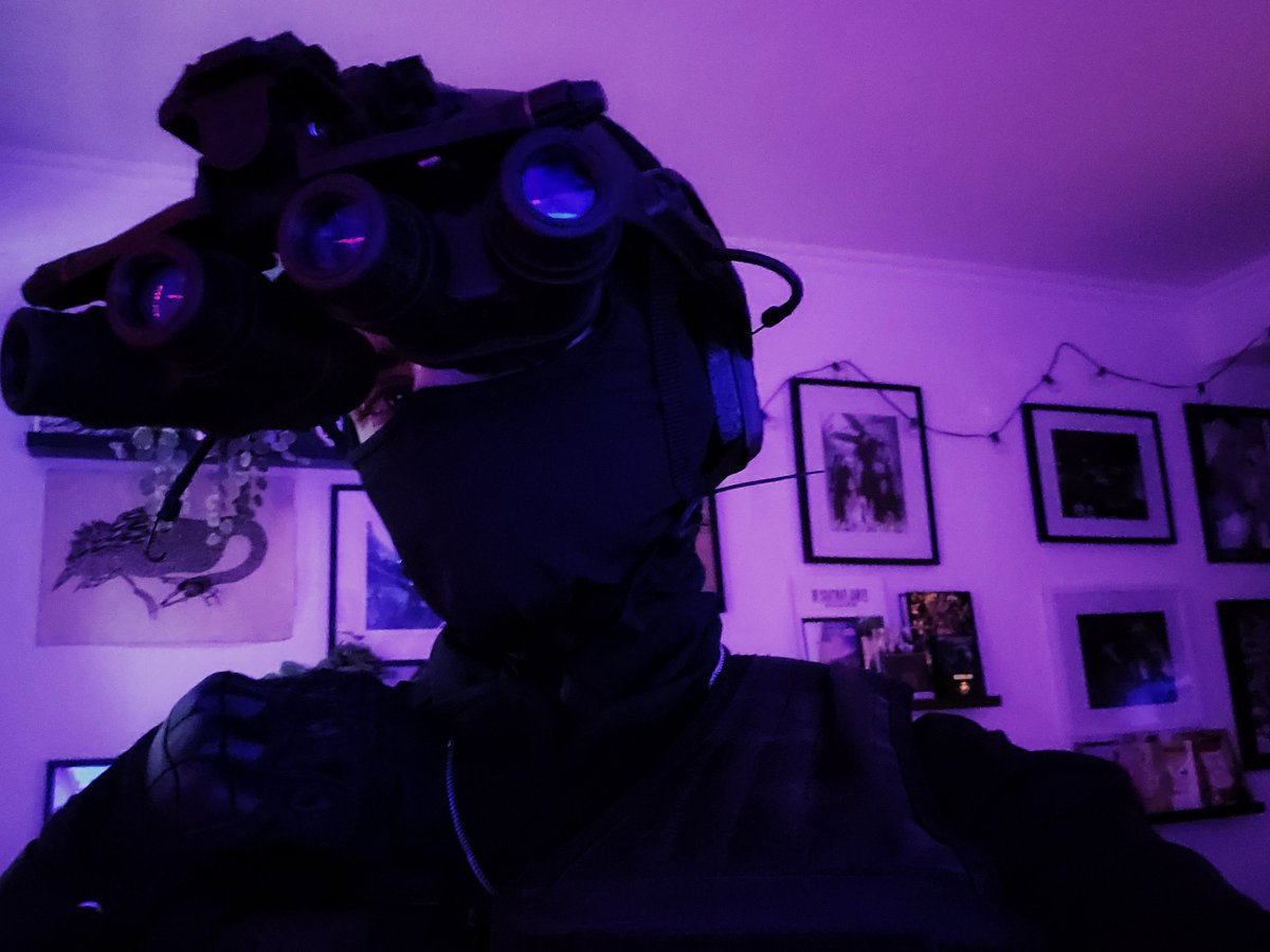 SOLDIERcallboy's tweet photo. show me your balls https://t.co/jZOztfwGGo