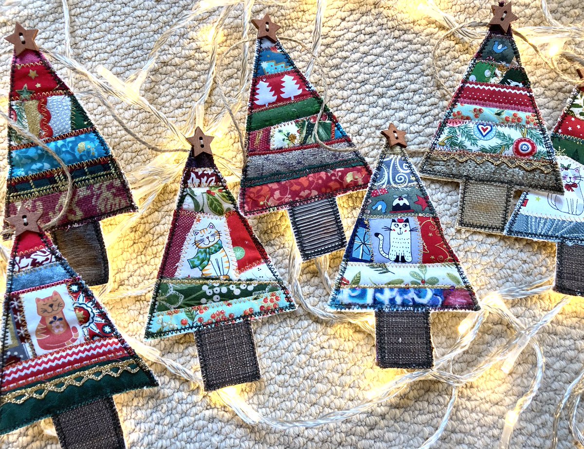 It’s been a while…..life just got in the way….🤷‍♀️…but I’m back - with all things festive and fabulous! 😍#MHHSBD

etsy.com/uk/shop/madeby…