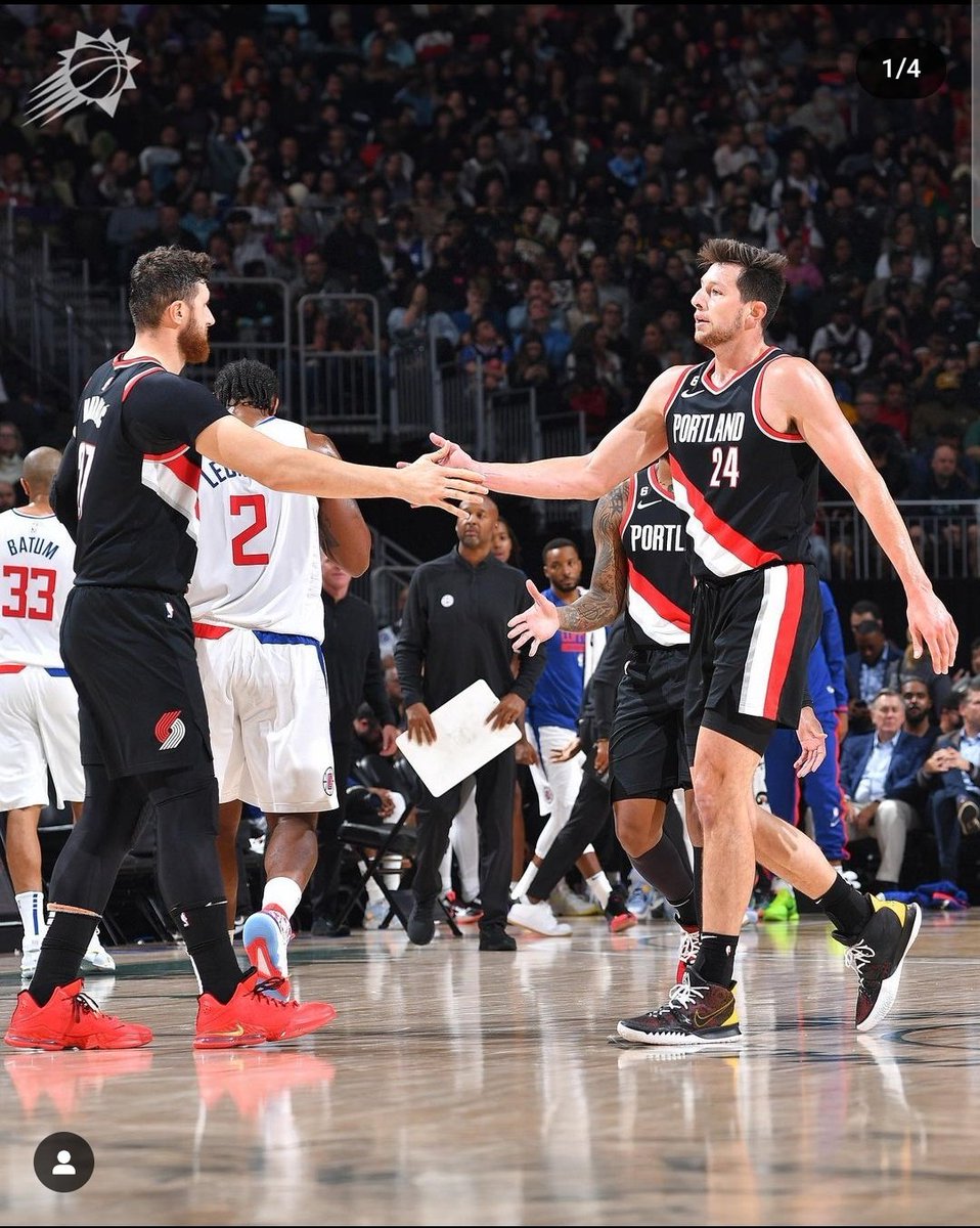 FefoBlazers's tweet photo. Pivôs do Blazers na temporada 22/23:
• Jusuf Nurkic
• Drew Eubanks

Pivôs do Blazers na temporada 23/24:
• Deandre Ayton
• Robert Williams

what a time to be alive. https://t.co/PAYMUfwFKv