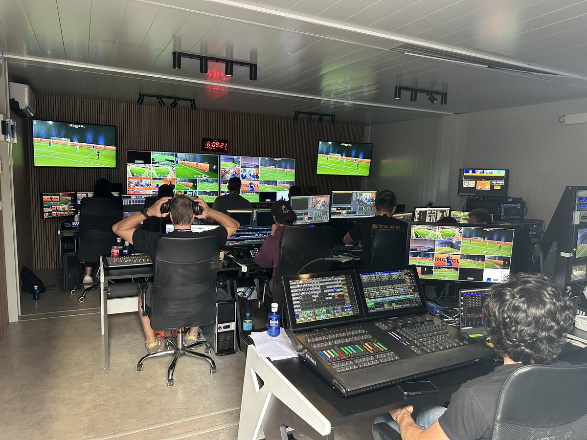 Pretty insane the whole set up in the middle of nowhere <a href="/KingsLeague/">Kings League Spain</a>