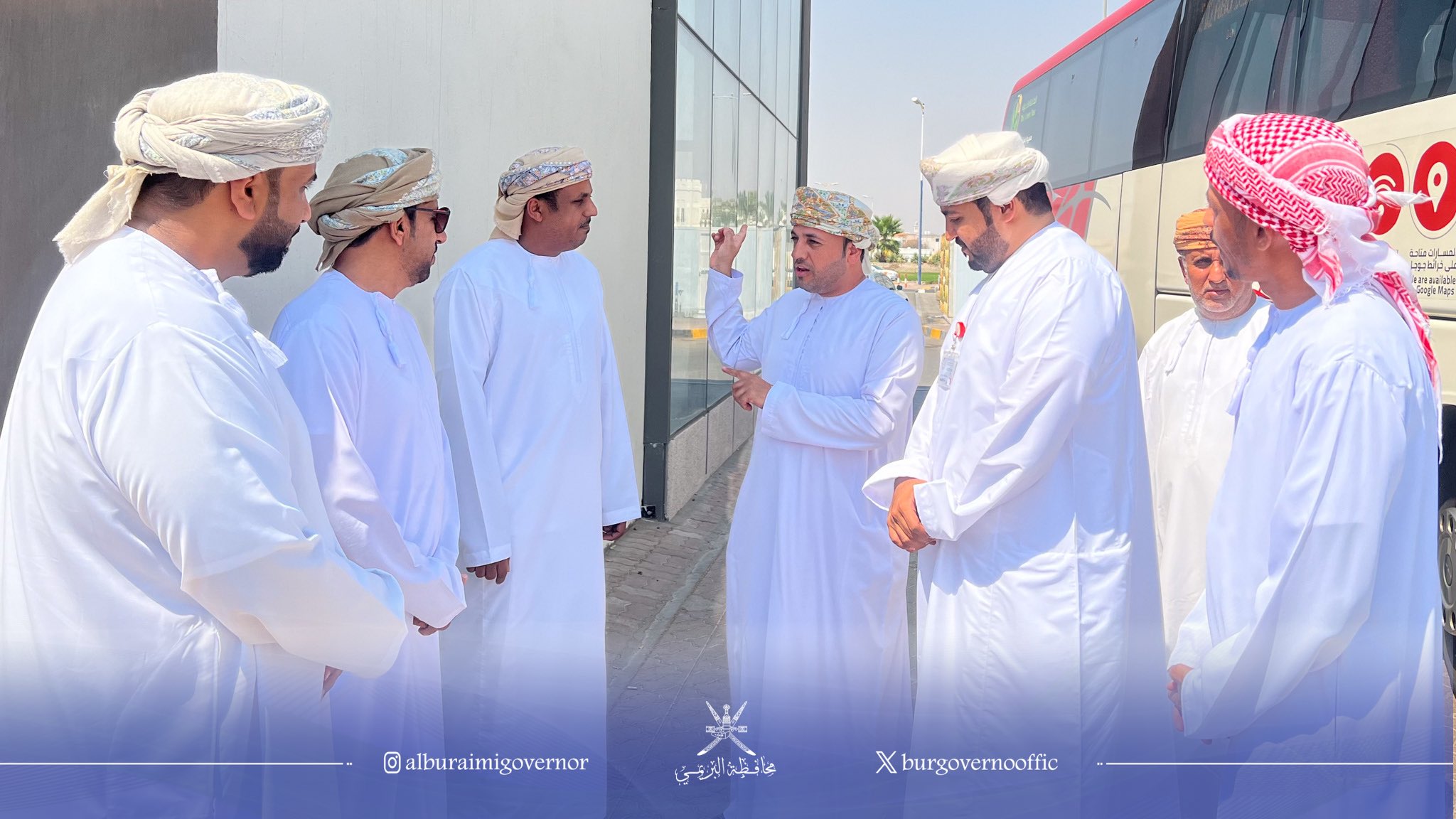 أطلقت ‫#مواصلات‬ صباح اليوم أولى رحلاتها البرية من ‫#مسقط‬ إلى ‫#أبوظبي‬ مروراً بـ ‫#ولاية_البريمي‬ و ‫#مدينة_العين‬، بواقع رحلة واحدة يومياً ذهاباً وإياباً، حيث جرى استقبال المسافرين بمحطة ‫#مواصلات‬ بـ ‫#ولاية_البريمي‬ ‫#محافظة_البريمي‬ ‫#مكتب_محافظ_البريمي‬