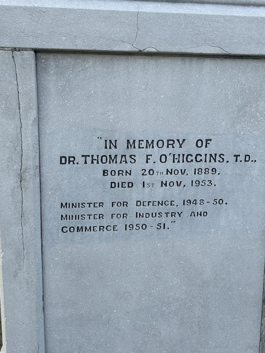 Autumn Sunday afternoon walk takes me to Stradbally by the O’Higgins Memorial. The O’Higgins family made a hugely positive & significant contribution to the building, maintenance & protection of our democratic institutions & legitimacy. I applaud that contribution today & always.
