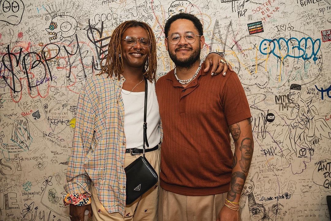 Cadê o feat na minha mesa, hein? @Liniker <a href="/emicida/">emicida</a> 💛