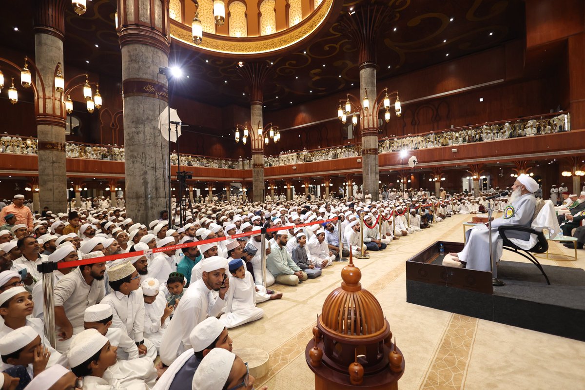 shkaboobacker's tweet photo. Honoured to host and lead the International Milad Conference, a prestigious event organized by Markazu Saquafathi Sunniyya at Markaz Knowledge City. https://t.co/vLs0nbsRZN