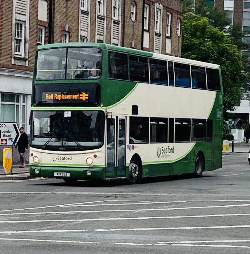 Seaford and District’s Volvo B7 ALX400 X19 SEA is seen at the bottom of New England Street, Brighton this morning on a Rail Replacement service @SeafordandDist @SSBusandCoach @SouthernTransp3 @Bus_Fan234