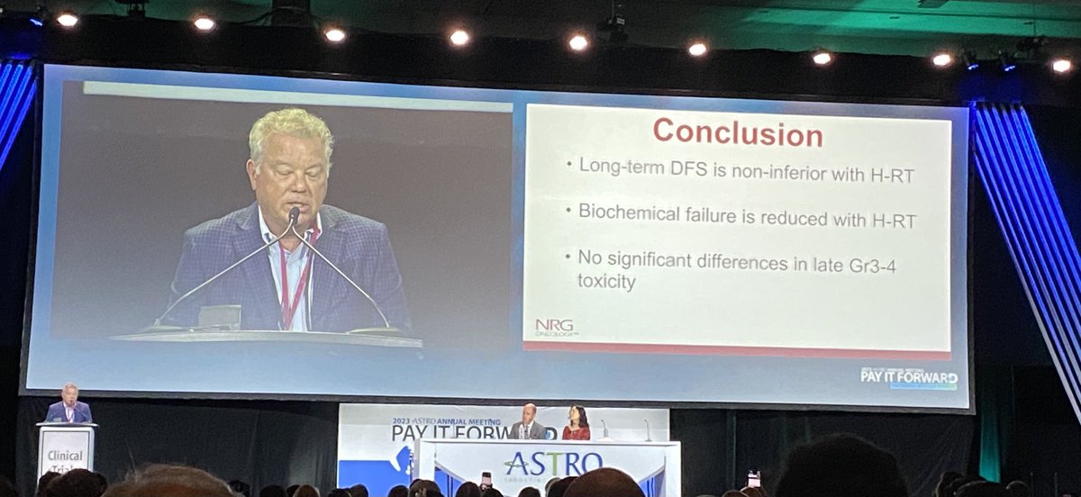 Congratulations to Dr. Robert Lee ⁦@DukeRadOnc⁩ on presenting RTOG 0415, phase III trial of standard versus hypofractionated radiation therapy for patients with prostate cancer! Wonderful to see biochemical failure was reduced with hypofractionation. #ASTRO2023