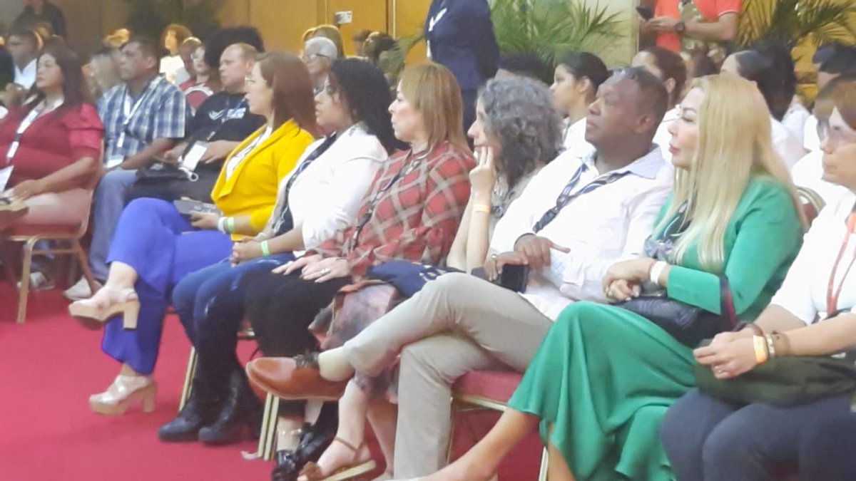 UNATUR presente en el Primer Congreso Internacional del Turismo 360 en Nueva Esparta, con nuestra rectora Dra. Azucena Jaspe liderando las autoridades académicas.