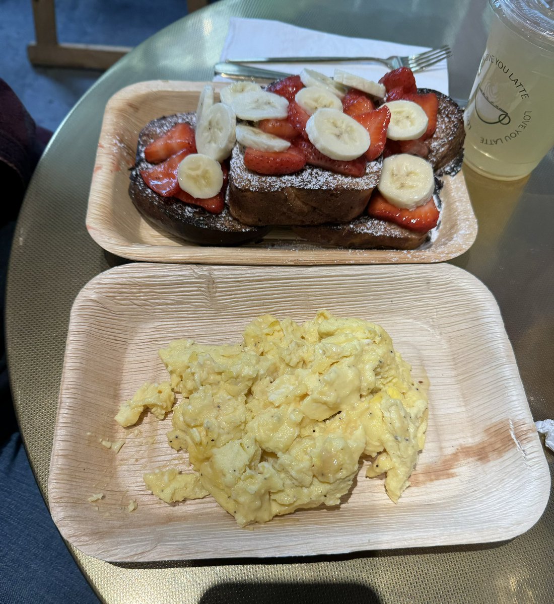 hwngrrl's tweet image. When the group goes to brunch and one person in the group doesn’t want to share…. 🙄 #theresalwaysone
