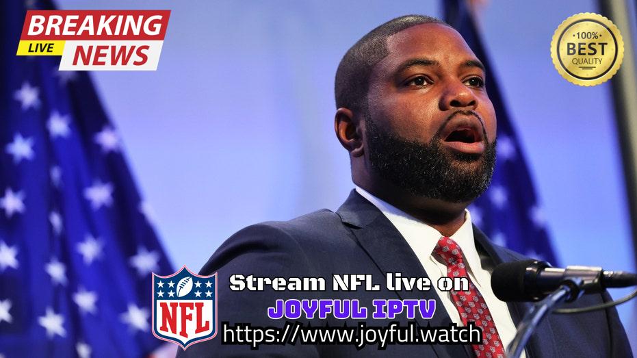 sumukhahr's tweet image. Rep. Byron Donalds says McCarthy is 'in trouble' after budget deal: 'We didn't get anything'

#ByronDonalds
#KevinMcCarthy
#BudgetDeal