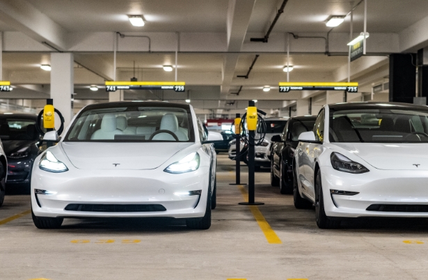 Hertz tweet media