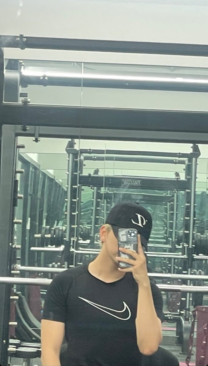 TFNArchive's tweet photo. 011023 📱

[Kevin vía historias de Instagram] 

#TFN #티에프앤 #KEVIN #케빈
@TFN_official_ https://t.co/eVm7pdUfcD
