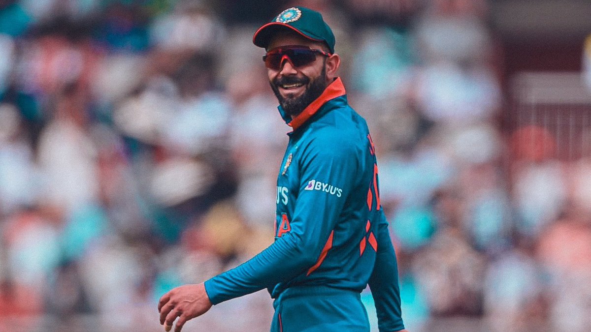 mufaddal_vohra's tweet photo. Virender Sehwag said, "I hope Virat Kohli smashes many centuries and becomes the leading run scorer of this World Cup. Hopefully team India will lift him after the World Cup win just like he lifted Sachin in 2011". (Cricbuzz). https://t.co/CTd4vDEavZ