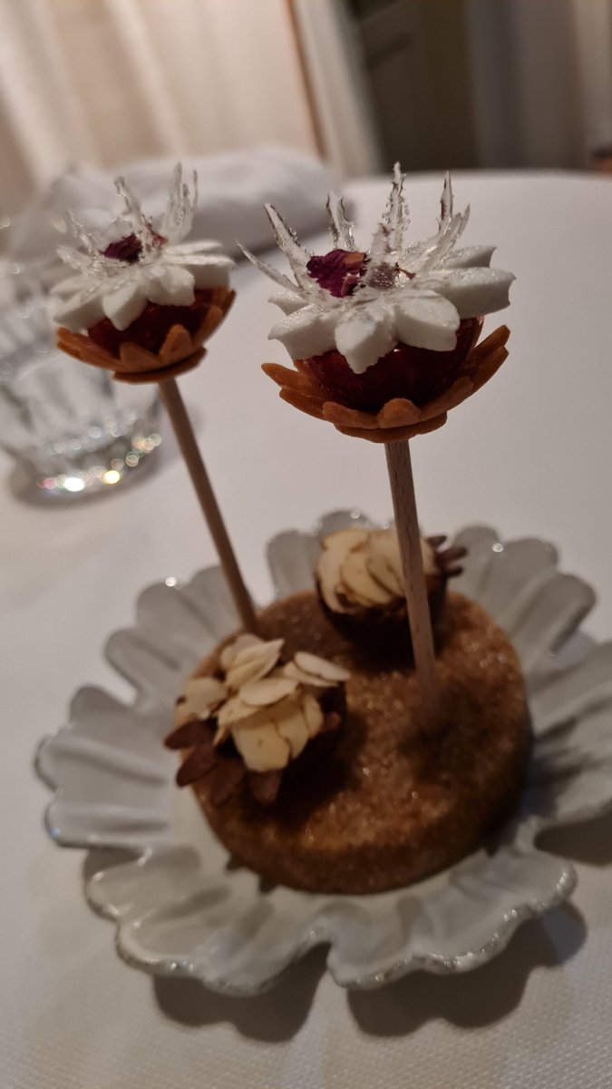 ln_jerem's tweet photo. Repas de rêve au @_RitzParis pour la réouverture de l'espadon 🥰 https://t.co/1UUi8QvdOD