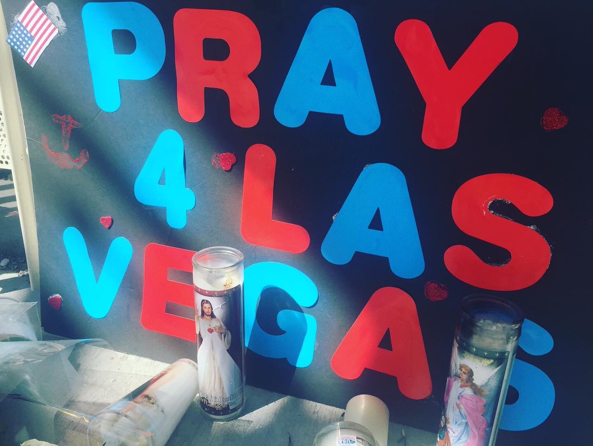 News3LV's tweet photo. Still hurts. Still strong. #OneOctober #VegasStrong https://t.co/ZnhuVVTWK3