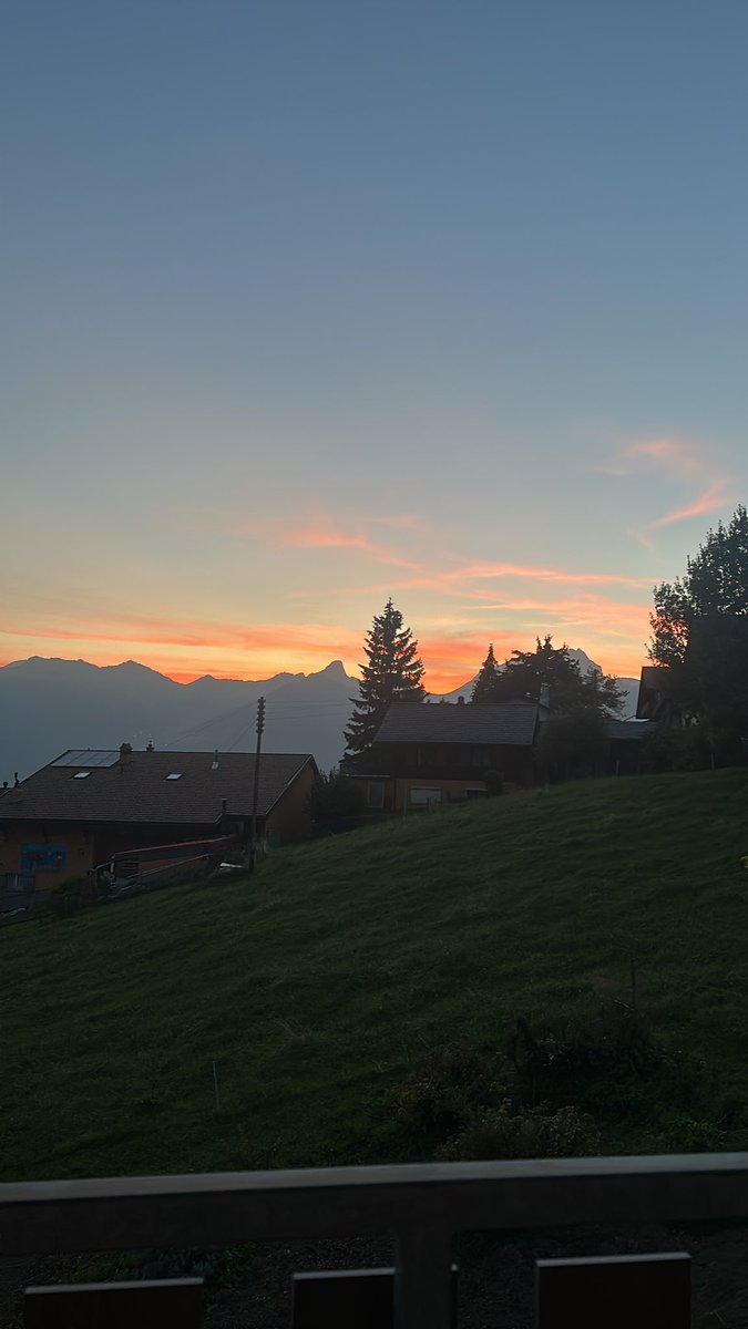 HudaAlAzawi7's tweet photo. Life in paradise ❤️my Switzerland 🇨🇭 https://t.co/YpEagZ4ZVB