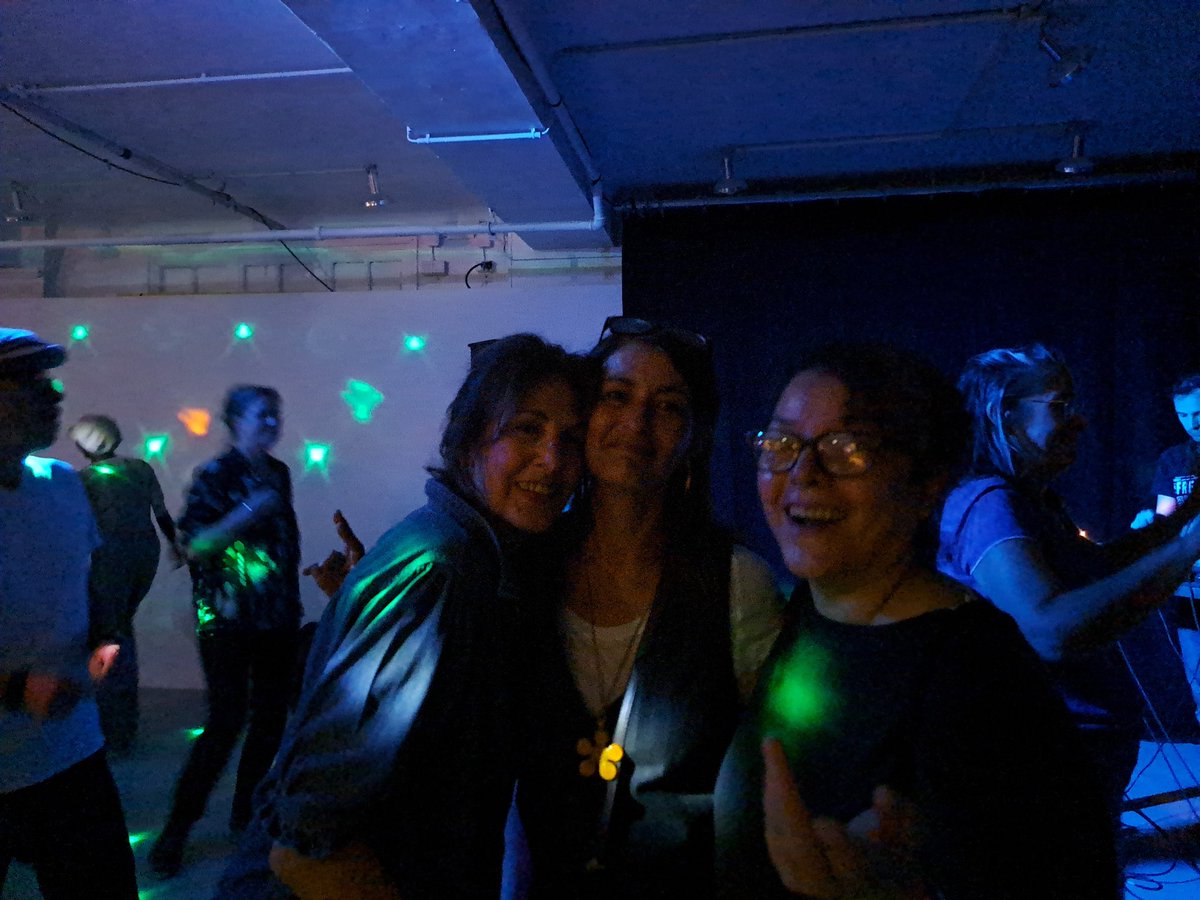 CambetteD's tweet photo. Hier soir, soirée de la @LouveCoop dans le très joli lieu @le_Shakirail https://t.co/XHrIsGXUVz
