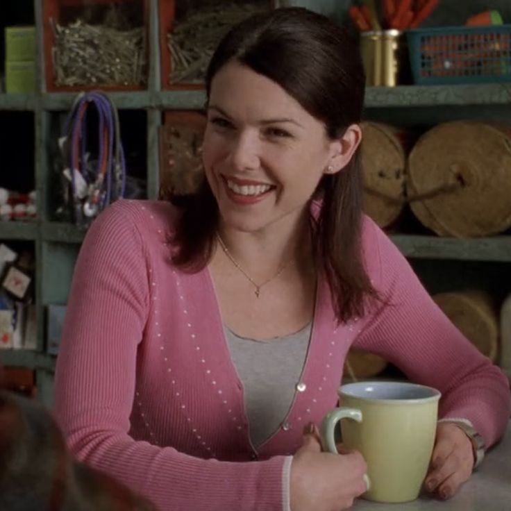 snehalvikashh's tweet photo. It’s taylor and gilmore girls month, yall. 
(Lorelai is all I ever aspire to be). 

#GilmoreGirls #TaylorSwift #October https://t.co/OYYDGNAyyo