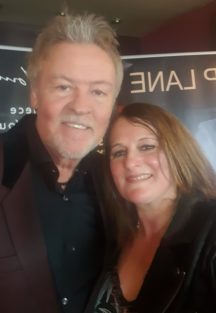 bev40bella's tweet photo. Thank you so much @PaulYoungParlez  it was lovely to catch up after all this time and I really enjoyed your Behind the Lens Tour in Leeds last night 😄 https://t.co/B62PYqbaSq