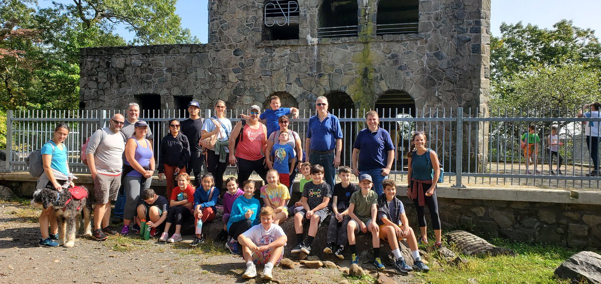 gjbikakis's tweet photo. STEP students both from Moran and Dag Hammarskjold participated in a hike up Sleeping Giant State Park. Thanks to all of our families who were able to come and enjoy this beautiful Sunday experience! @DHMSWallingford @moranmustangs #STEPhike2023 #STEPcommunity https://t.co/3S3Gr6tgsI
