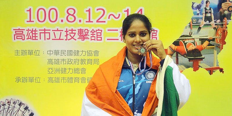 bedazzled_army's tweet photo. Met pride of our nation Nidhi singh Patel today, she is such a lovely lady and won 10 international gold medals, #Commonwealthgold winner and still not the type of recognition she deserves.. please support her❤️ @AnupriyaSPatel @myogiadityanath @SonySportsNetwk
#GoldMedalWinner https://t.co/PaWyDLFSNw