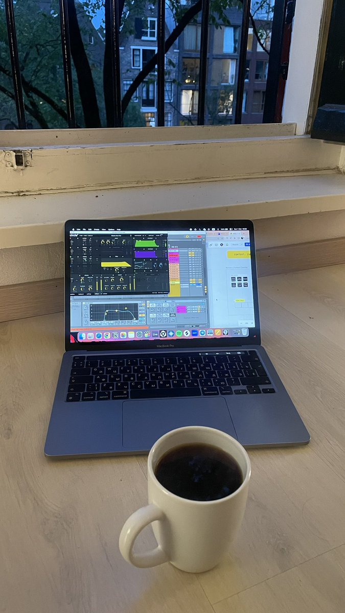 LenaRigel's tweet photo. #InternationalCoffeeDay2023 x #InternationalMusicDay https://t.co/LUtbPiIxZE