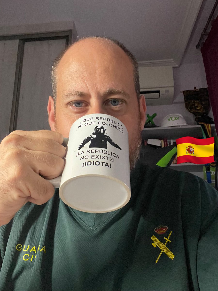 VoxDavidgarcia's tweet photo. 6 años después dicen que "lo volverían a hacer". 

Y nosotros les decimos: nos volveremos a defender. 

La unidad de España ni se dialoga, ni se negocia ni se toca 💪🇪🇸 https://t.co/fhBWXr4GrJ