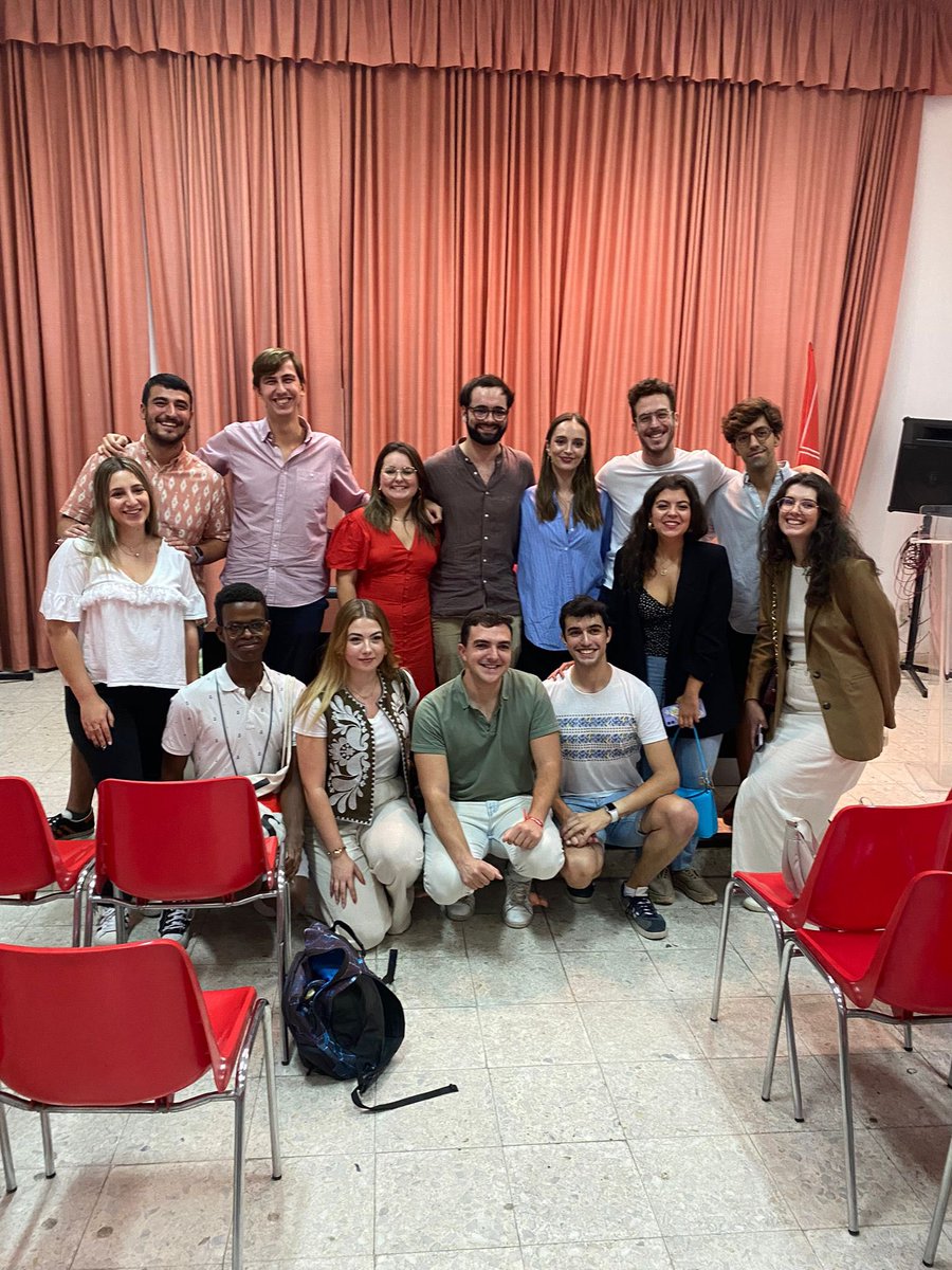 Ayer se nombró a la nueva ejecutiva de JSTetuán 🌹❤️

Muchas ganas, mucha ilusión y mucha fuerza ✨

Gracias a todos y todas las compañeras que nos han mostrado su apoyo 🥰

A seguir trabajando por Tetuán💪🏻