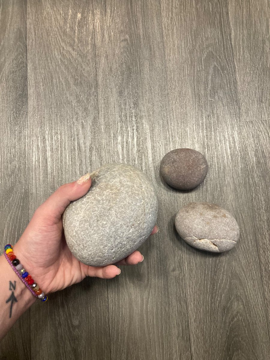 Walked Arbroath -> Auchmithie, insane coastal scenery 😍 and started my own attrition rock collection 🤓