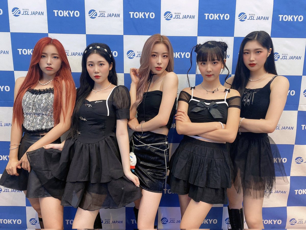 OppaCaramel's tweet image. 1年早いな〜🙌去年の10月はHi_Lで1ヶ月新大久保に通い詰めだったな〜🤔それが彼女達に会う最後になるとは..🌀🌀🌀(解散)😱
@HI_L_official  #TooToo
#하이엘 #Hi_L #이진 #LeeJin　#다경 #Dakyung #주아 #Jooa #하윤 #Hayun #예슬 #Yeseul