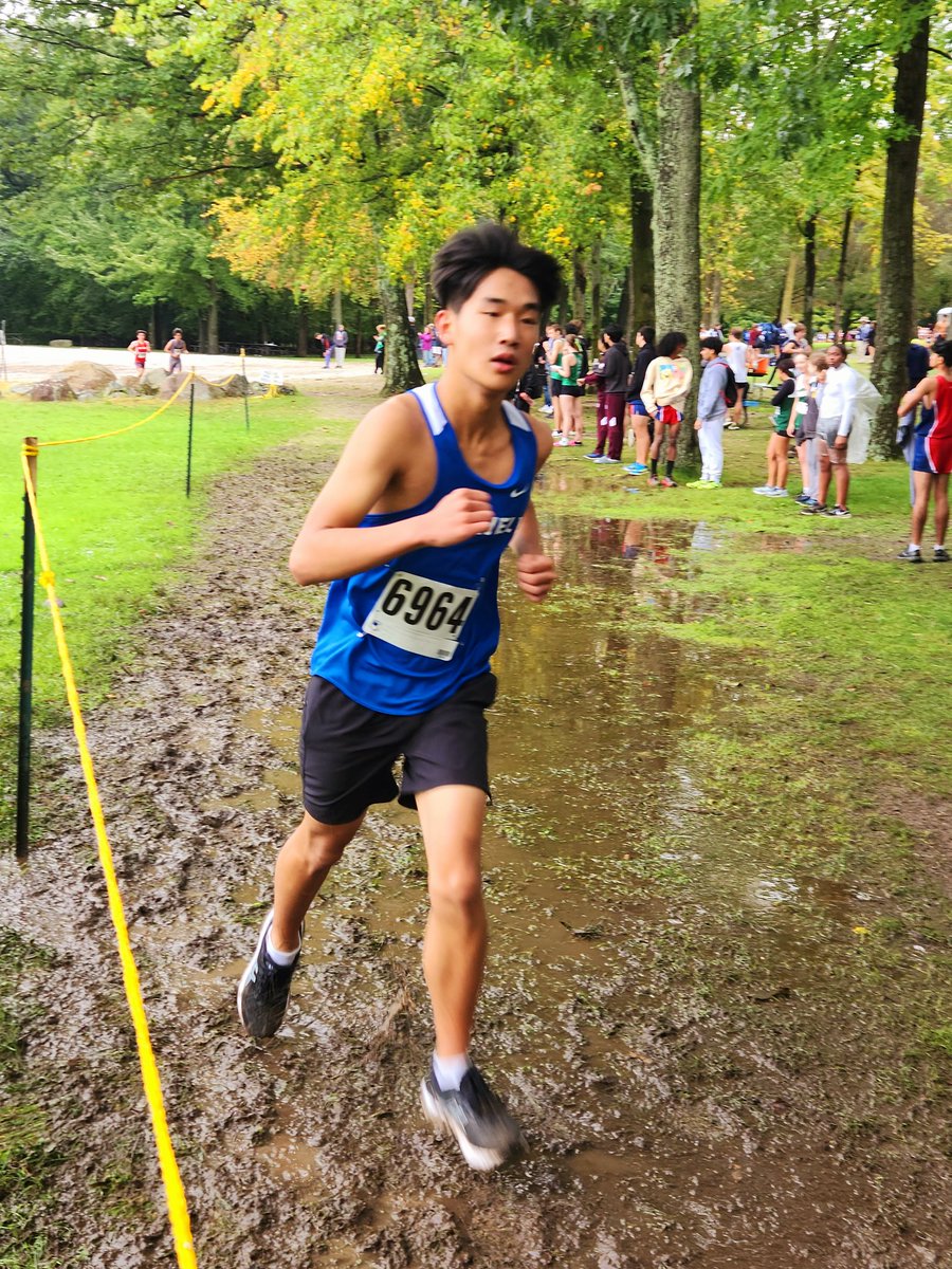 Our boys had a great day at yesterday's Brett Taylor Invitational with 5 PRs and 4 medal finishers! <a href="/CWCJCHSCHIEFS/">CWCJCHSCHIEFS</a>
