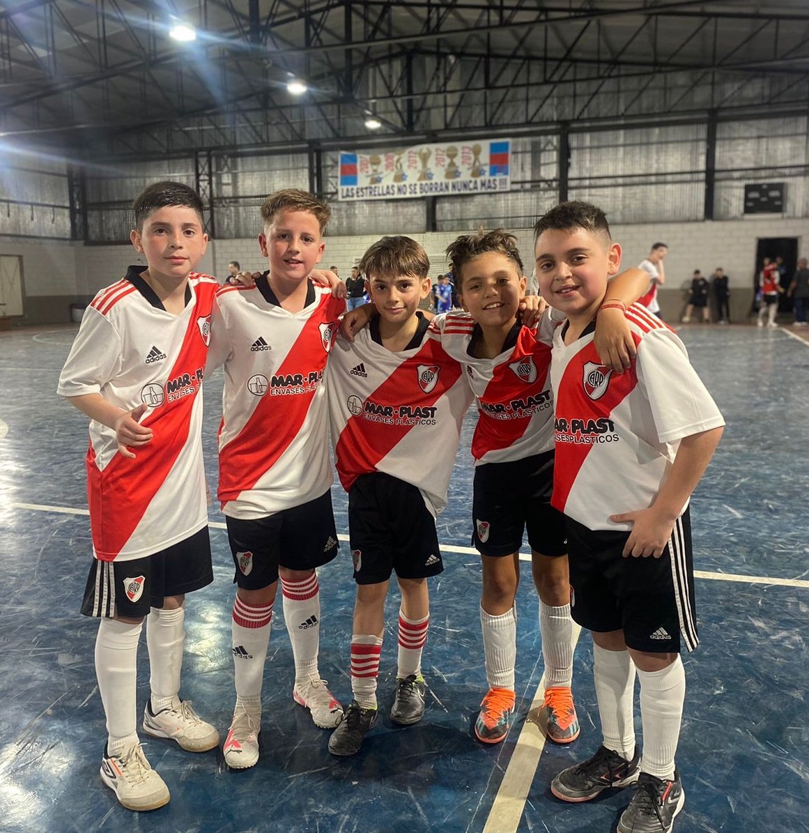 carpfutsal's tweet photo. 8va División

River Plate 7 - Country Banfield 2

⚽: Bautista Núñez Mohamed, Federico Méndez, Nicolás Rivera Domenech, Thiago Griffiths x2 y Dylan Ayala x2.

#VamosRiver⚪🔴⚪ https://t.co/upPem36em9