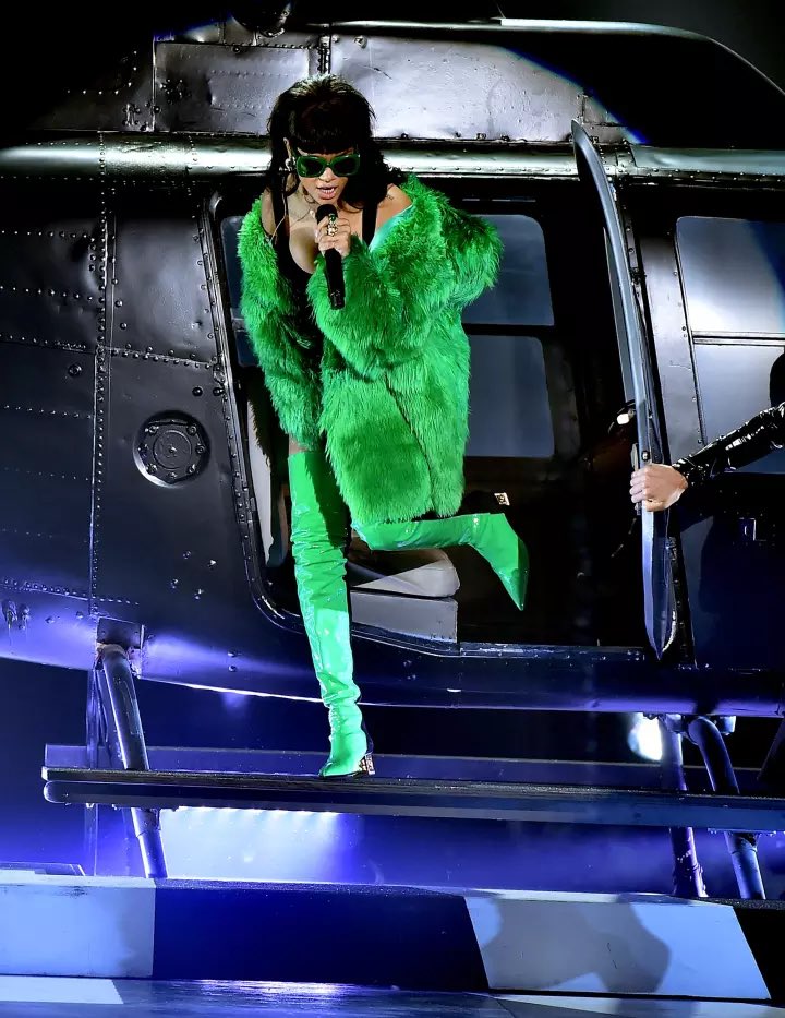 MassMikee's tweet photo. @Nunez_x1 Es rihanna https://t.co/mFsXE2GKW5