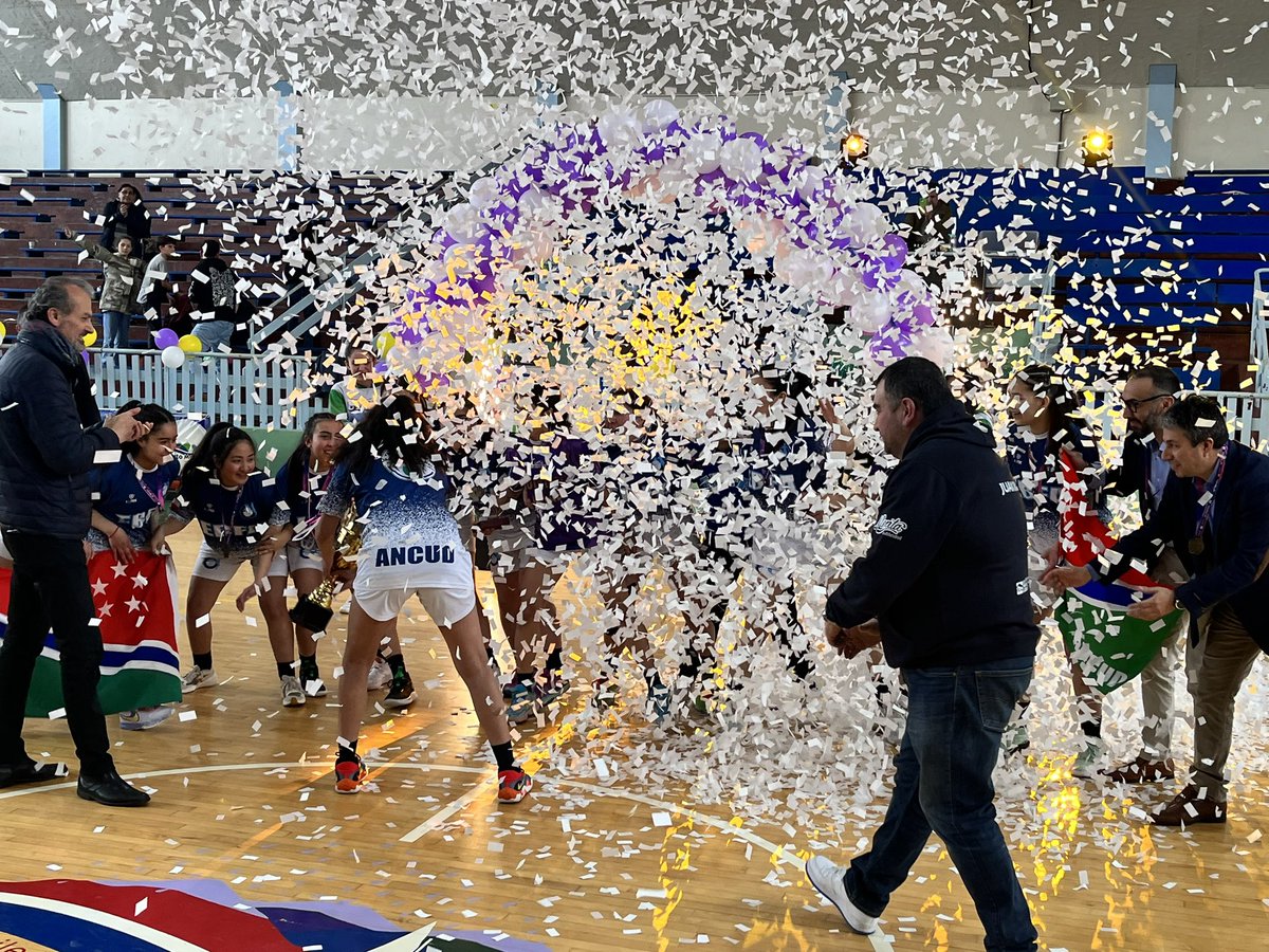 Gore Los Lagos tweet media