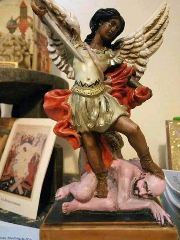 AdibeLouis's tweet photo. @ROZ_BIAFRAARMY @ROZ_BIAFRAARMY arch Angel Michael De Black has risen to take the lead so as to conquer and have dominion over all the Enemies of Biafra #WEARE #BLACKNBOLD #onensomedia https://t.co/uJ8uQfiE6O