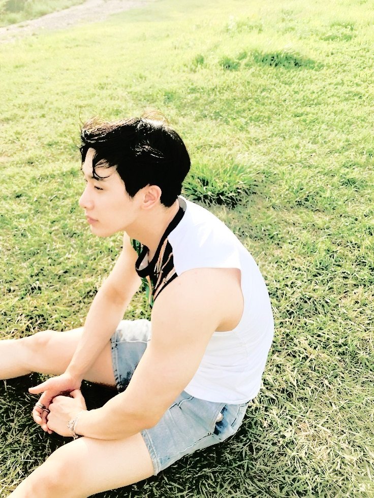 alvinsssh's tweet image. ㅤ                                    

ㅤㅤㅤㅤ            ⤿დ.         ℋıs lıvelч presence αnd ınfectıous smıle never fαıl to brıghten the αtmosphere, mαkıng hım α cherıshed rαч of sunshıne for  everчone.         ~ ♡.