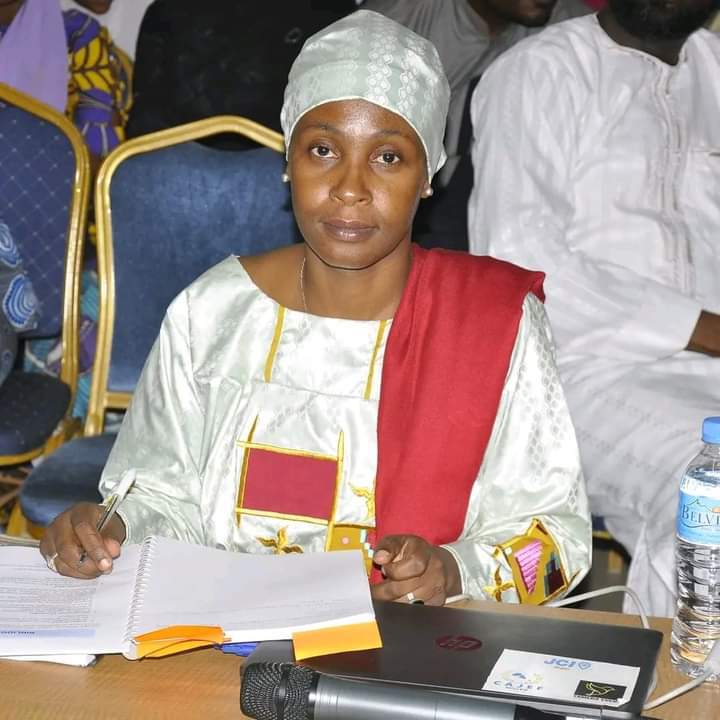 RSF_inter's tweet photo. Niger : depuis que la journaliste @samirasabou a été interpelée le 30/09 à son domicile, sa famille reste sans nouvelles. RSF demande aux autorités🇳🇪 de révéler son lieu de détention &amp; de permettre à son avocat de la voir. Elle doit être libérée sans délai. https://t.co/dz0WkpXH56