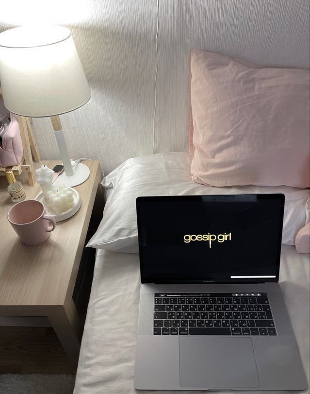La urgencia femenina de ver Gossip Girl en otoño.