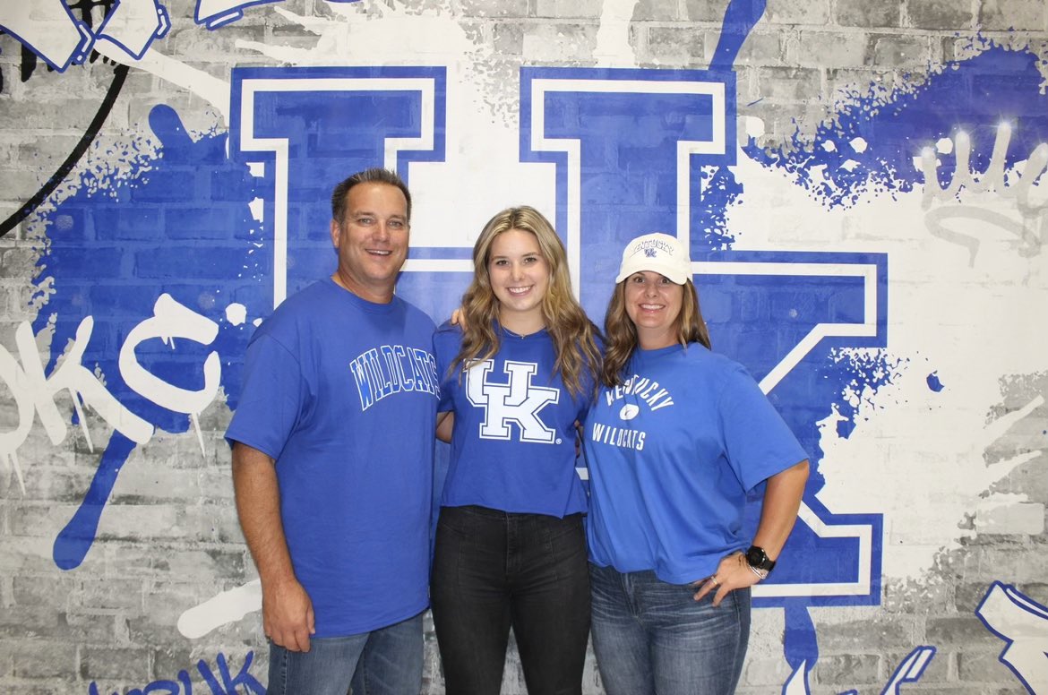 Thank you <a href="/UKsoftball/">Kentucky Softball</a> for having <a href="/lindseyymiller/">lindsey miller</a> out on her unofficial visit. #LoveTheGame
