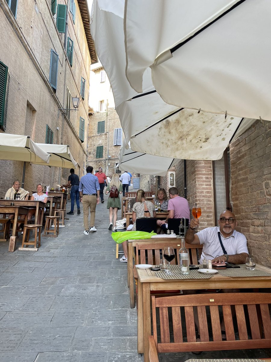 ChefFeker's tweet photo. Iโm loving the culture that surrounds Siena! ๐ฎ๐น #WhenInItaly https://t.co/QdC6Yc1Rp5